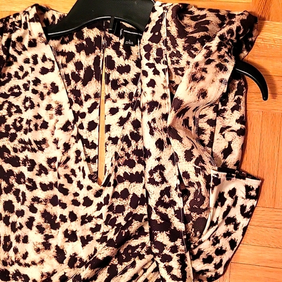 NWOT Sexy Satiny Leopard Print Jumpsuit by INC! Pockets! L - Picture 17 of 17